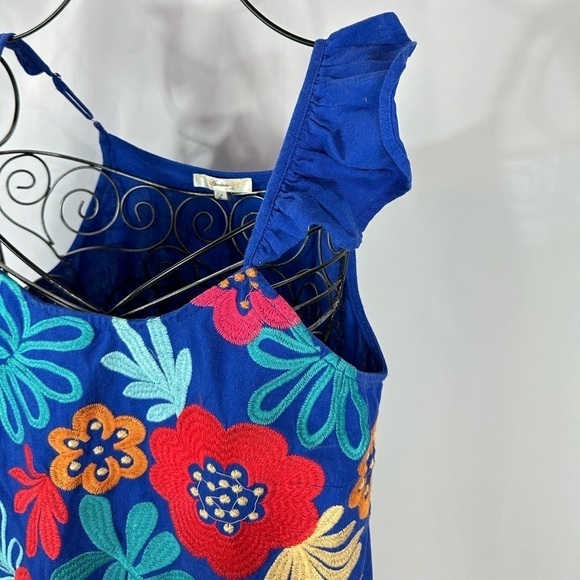 Andree by Unit blue floral embroidered flutter sleeve tank size L - Picture 2 of 7